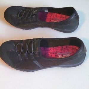 Sketchers relaxed fit memory foam ladies shoes size 10